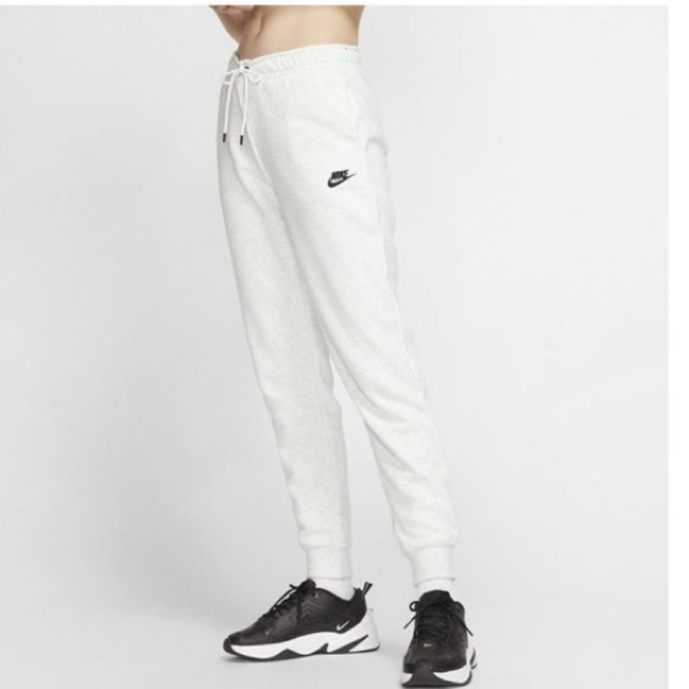Nike Sportswear Women's Club Fleece Mid-Rise Joggers Size Medium